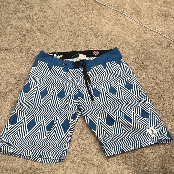 Men’s swimming trunks - Picture 1 of 5